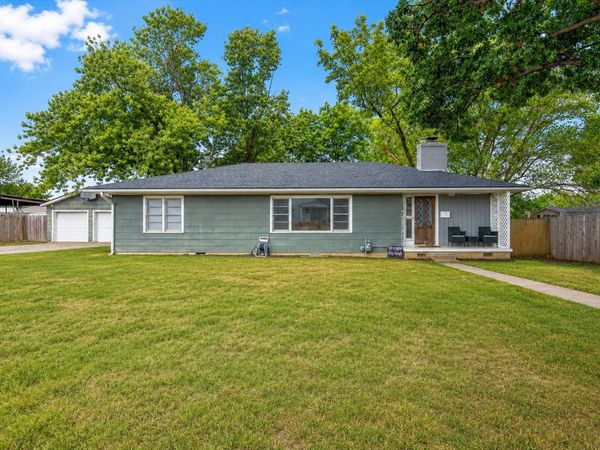 211 SE Queenstown Avenue, Bartlesville, OK 74006