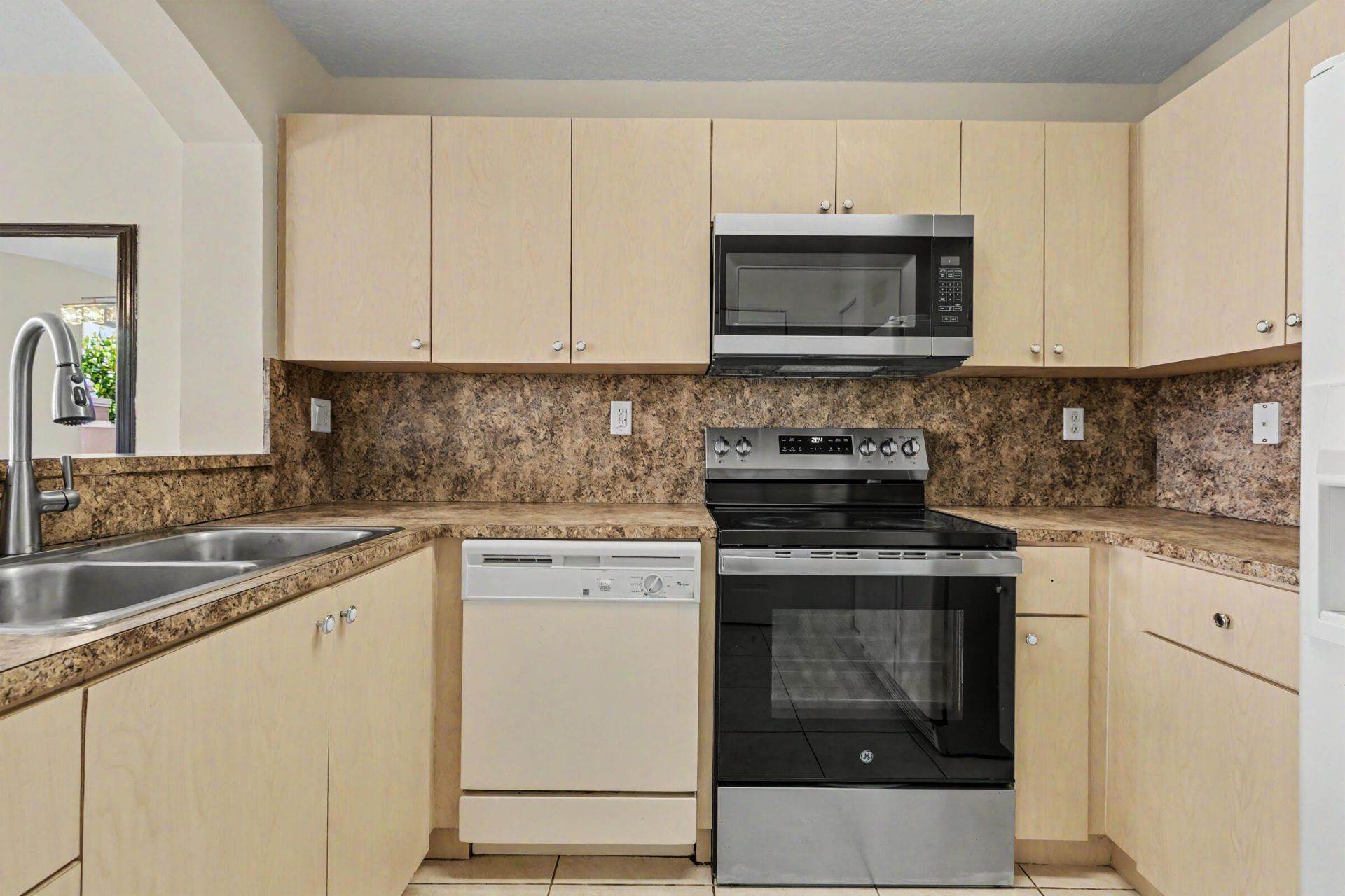 626 SW 106th Avenue, Unit 1512, Pembroke Pines, FL 33025 Photo