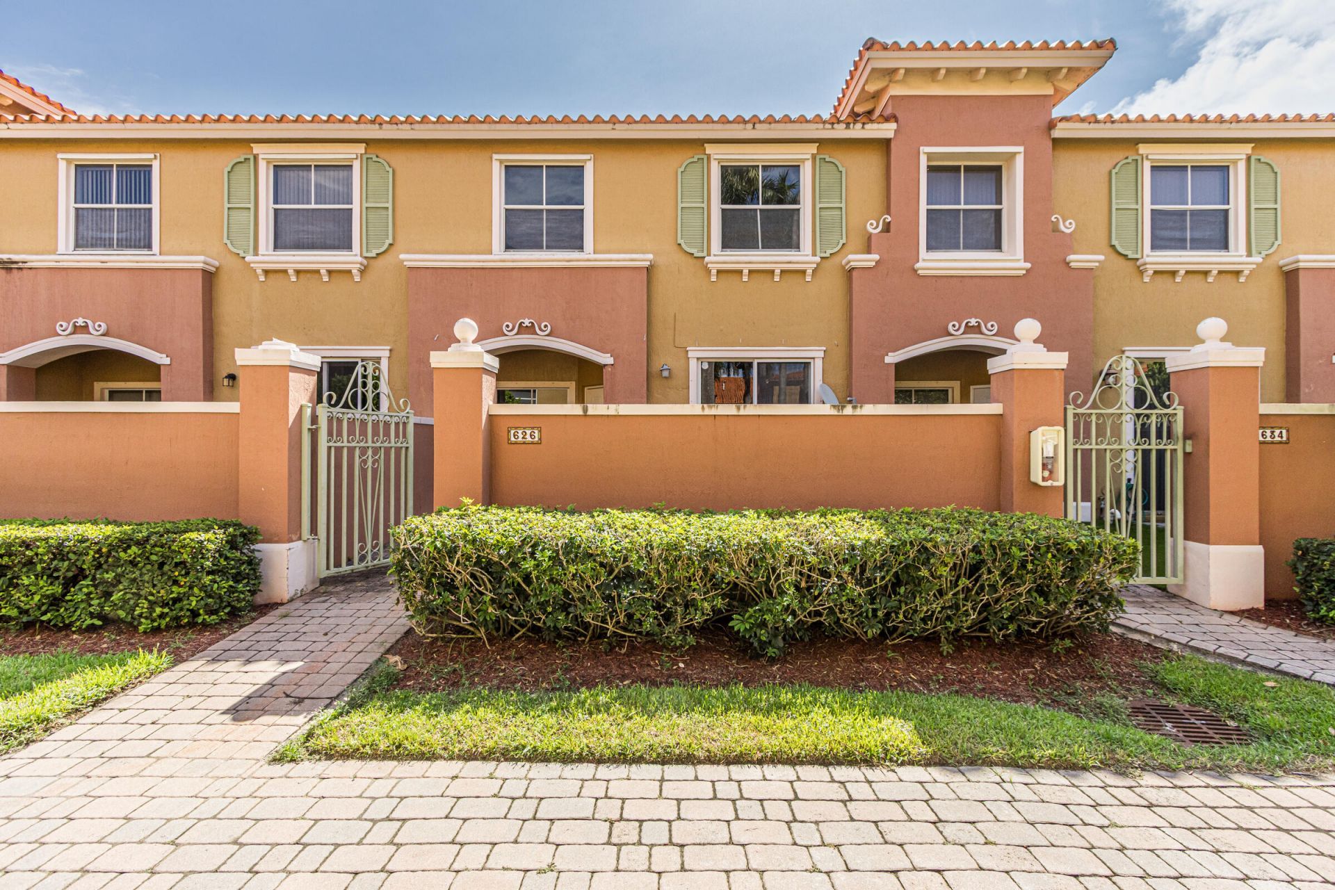 626 SW 106th Avenue, Unit 1512, Pembroke Pines, FL 33025 Photo