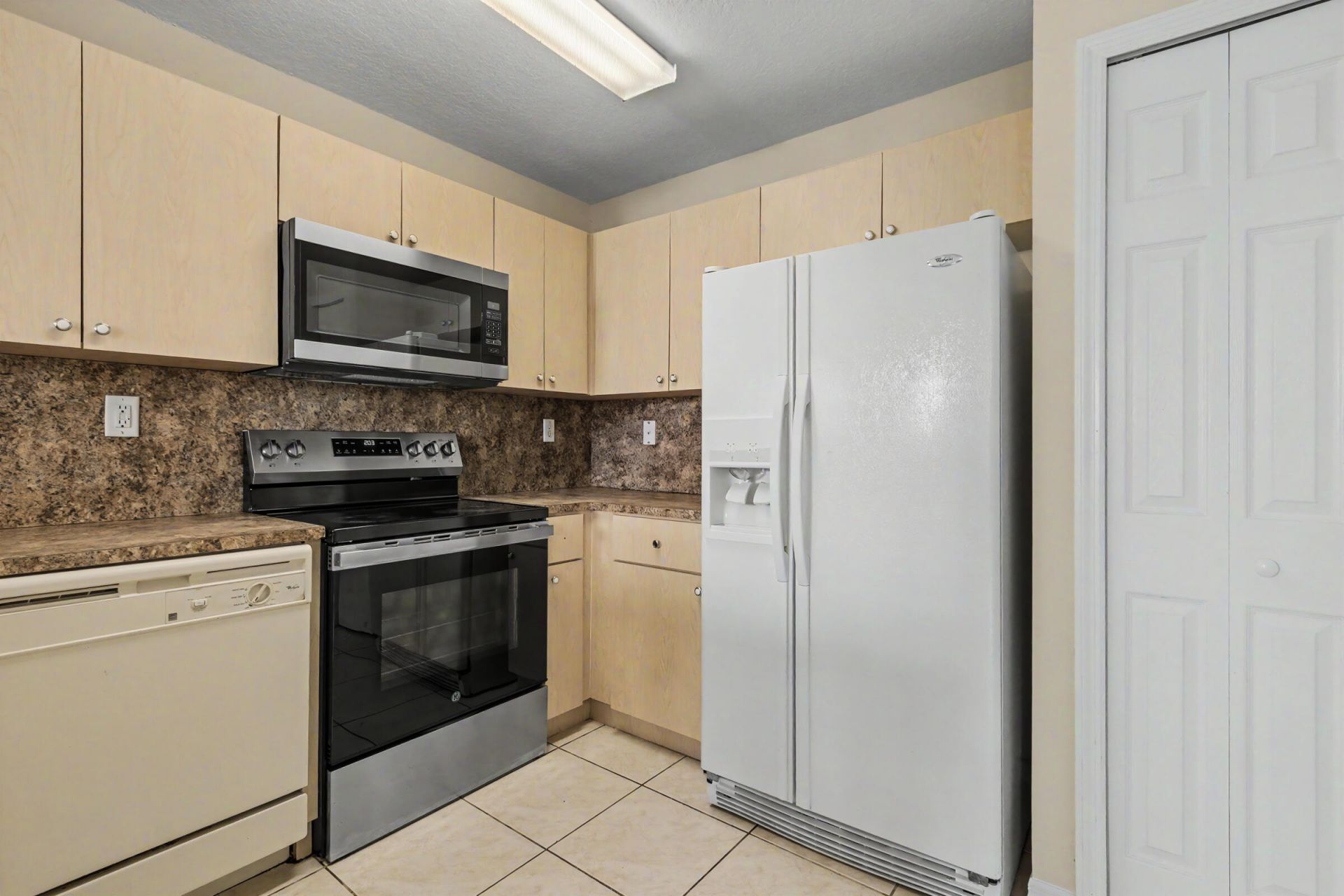 626 SW 106th Avenue, Unit 1512, Pembroke Pines, FL 33025 Photo