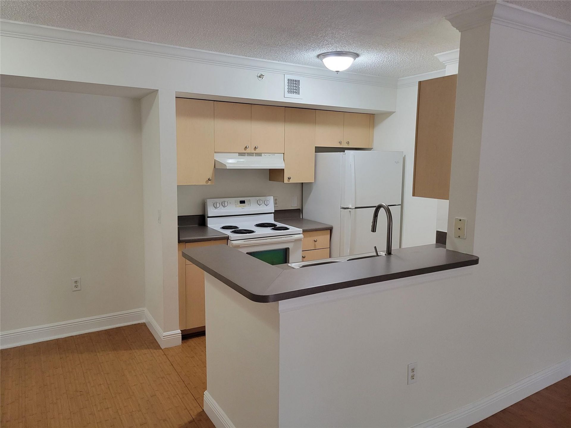 2496 Centergate Drive, Unit 203, Miramar, FL 33025 Photo