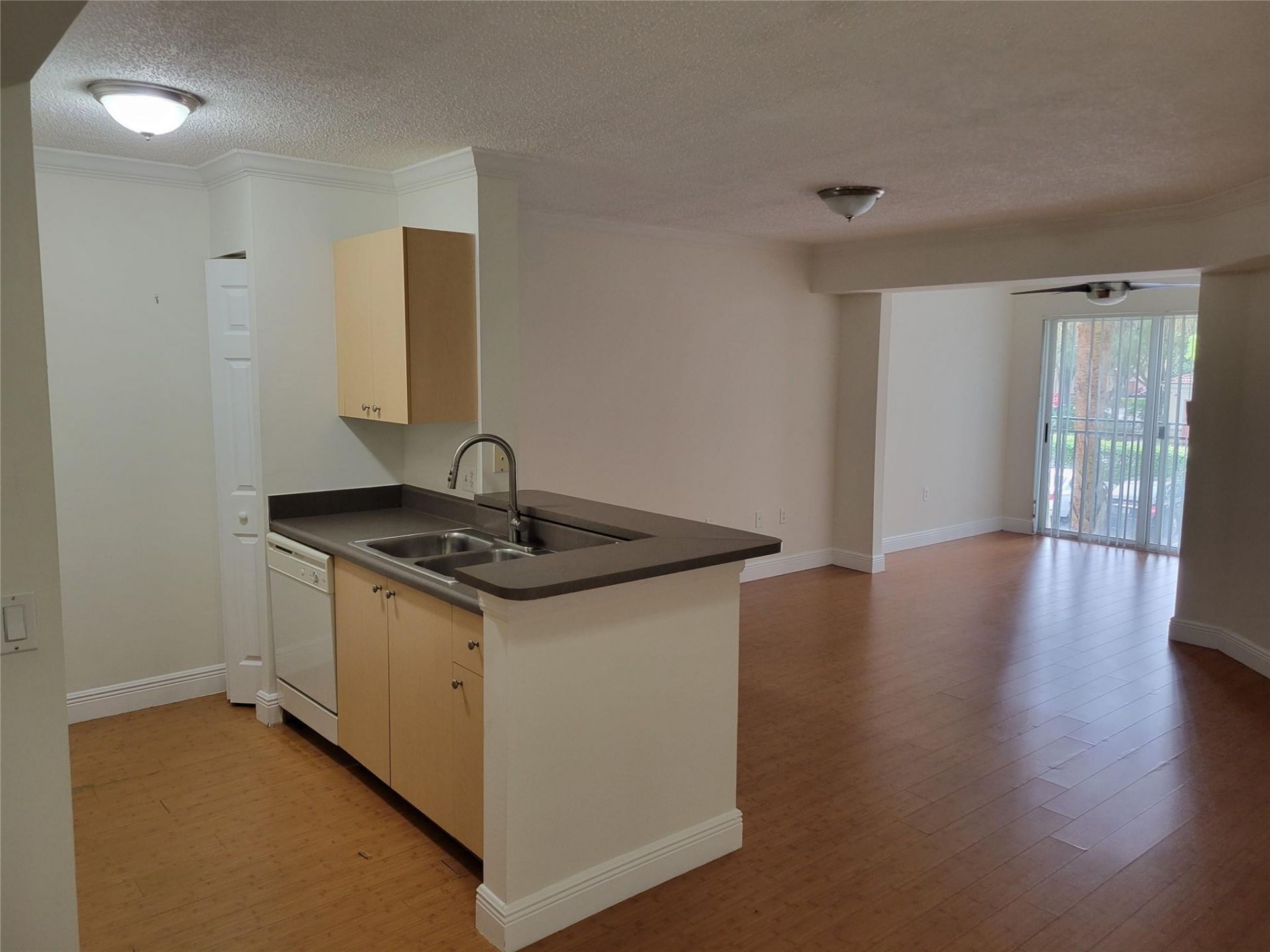 2496 Centergate Drive, Unit 203, Miramar, FL 33025 Photo