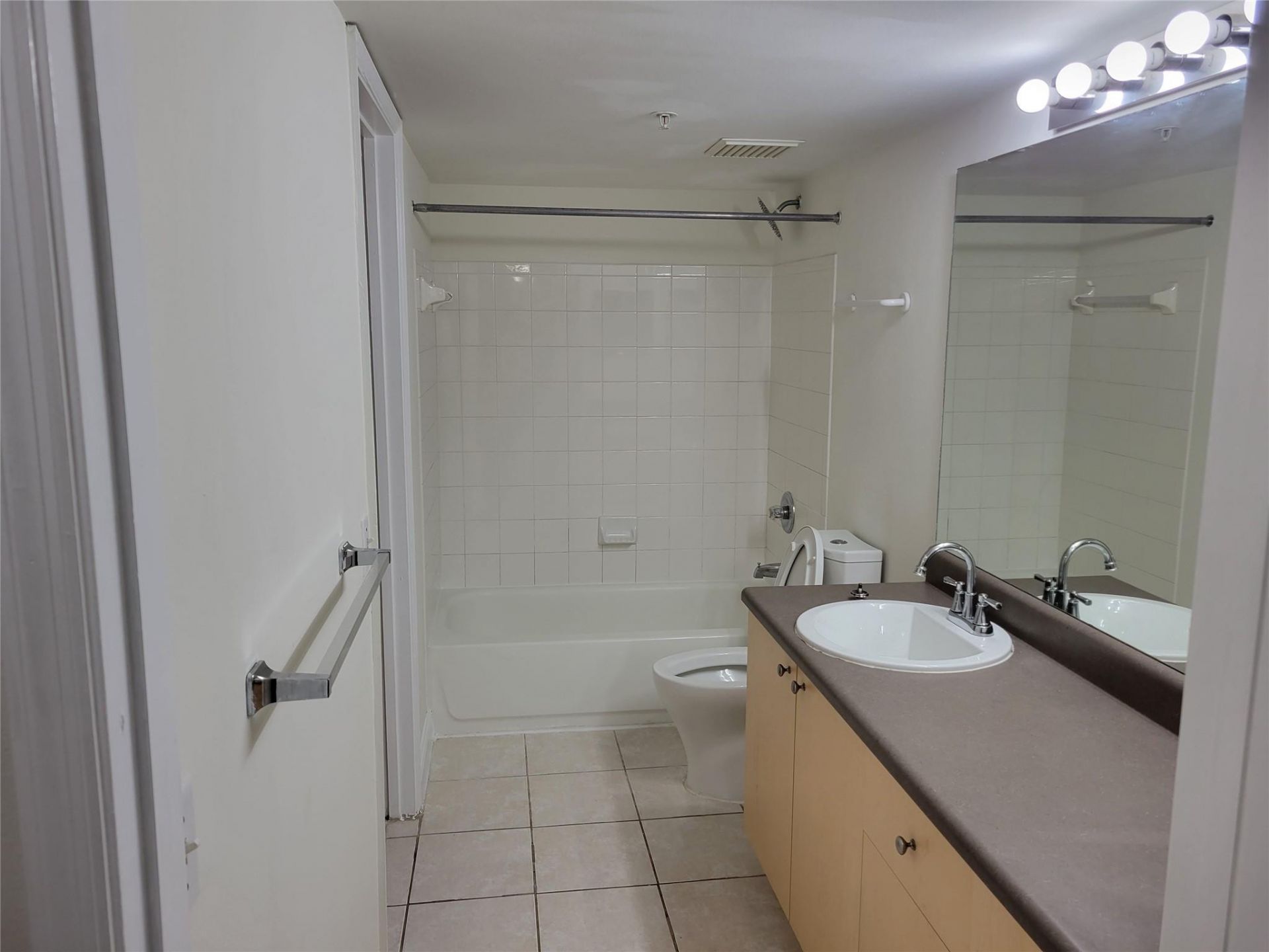 2496 Centergate Drive, Unit 203, Miramar, FL 33025 Photo