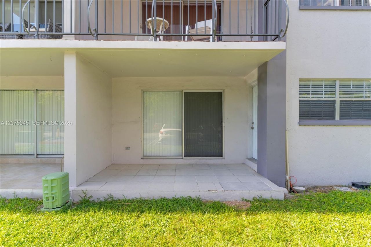 8101 SW 72nd Ave , Unit 123W, Miami, FL 33143 Photo