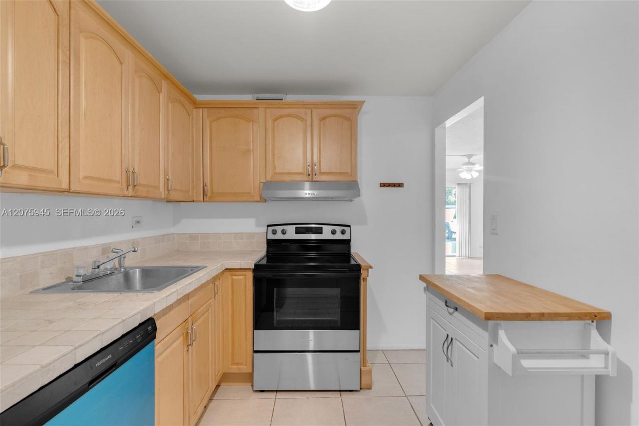 8101 SW 72nd Ave , Unit 123W, Miami, FL 33143 Photo