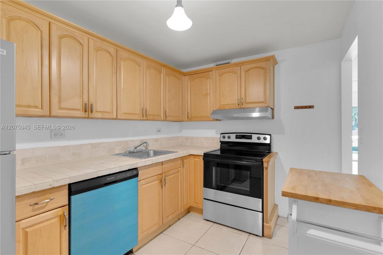 8101 SW 72nd Ave , Unit 123W, Miami, FL 33143 Photo