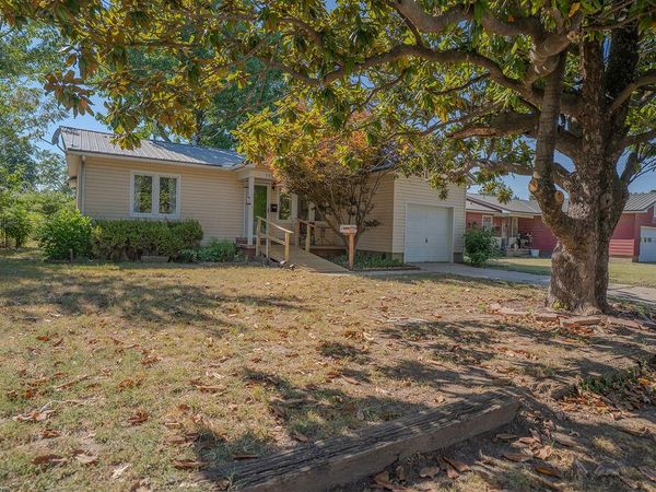 1421 Lucas Place , Miami, OK 74354