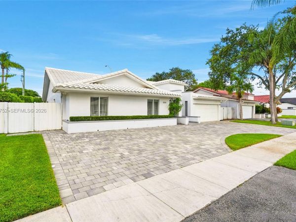 8250 SW 86th Ct , Miami, FL 33143