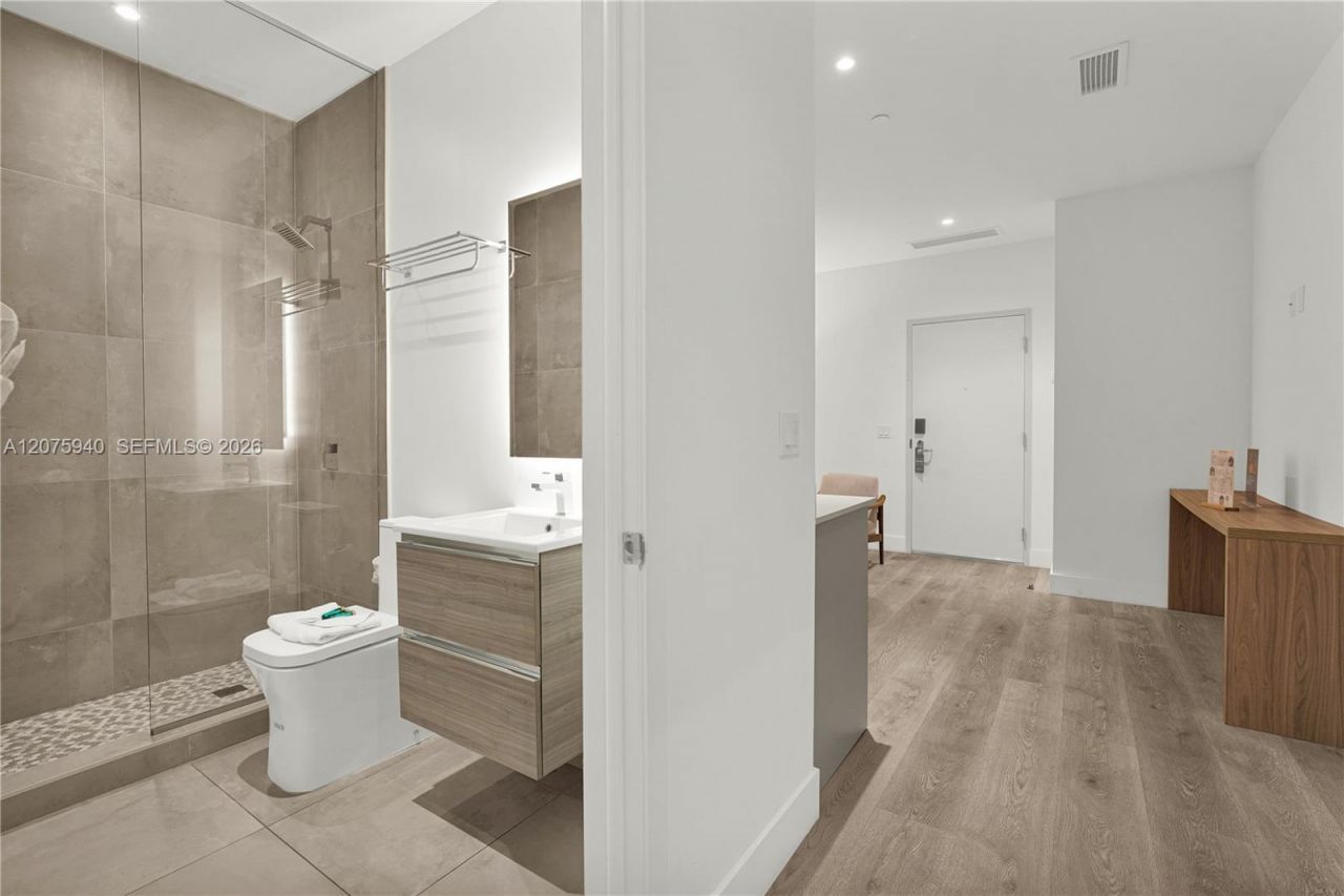 229 SW 9th St , Unit 404, Miami, FL 33130 Photo