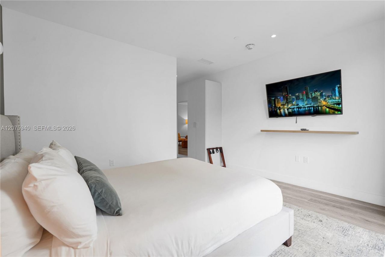 229 SW 9th St , Unit 404, Miami, FL 33130 Photo
