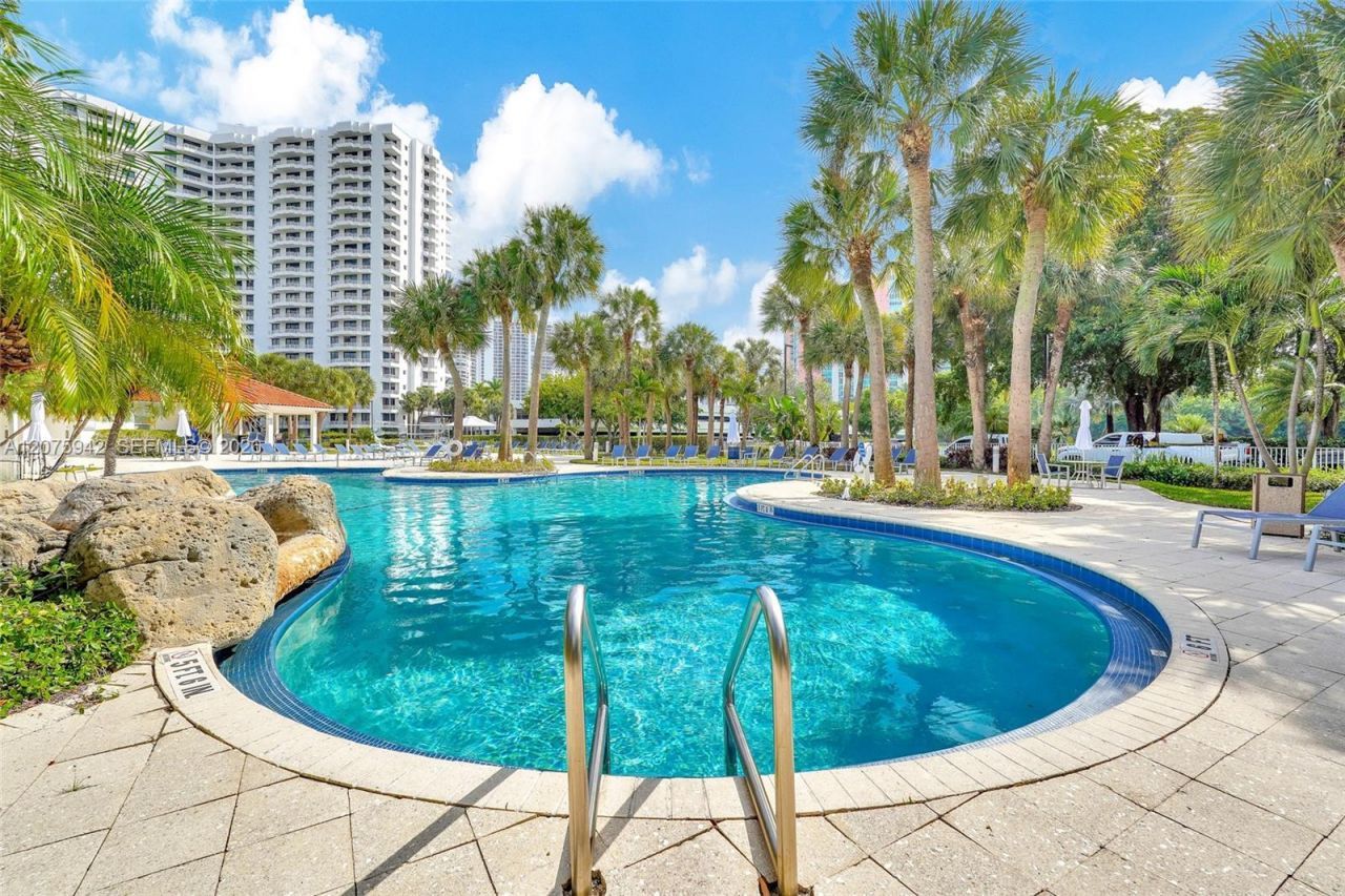 3300 NE 191st St, Unit LP03, Aventura, FL 33180 Photo