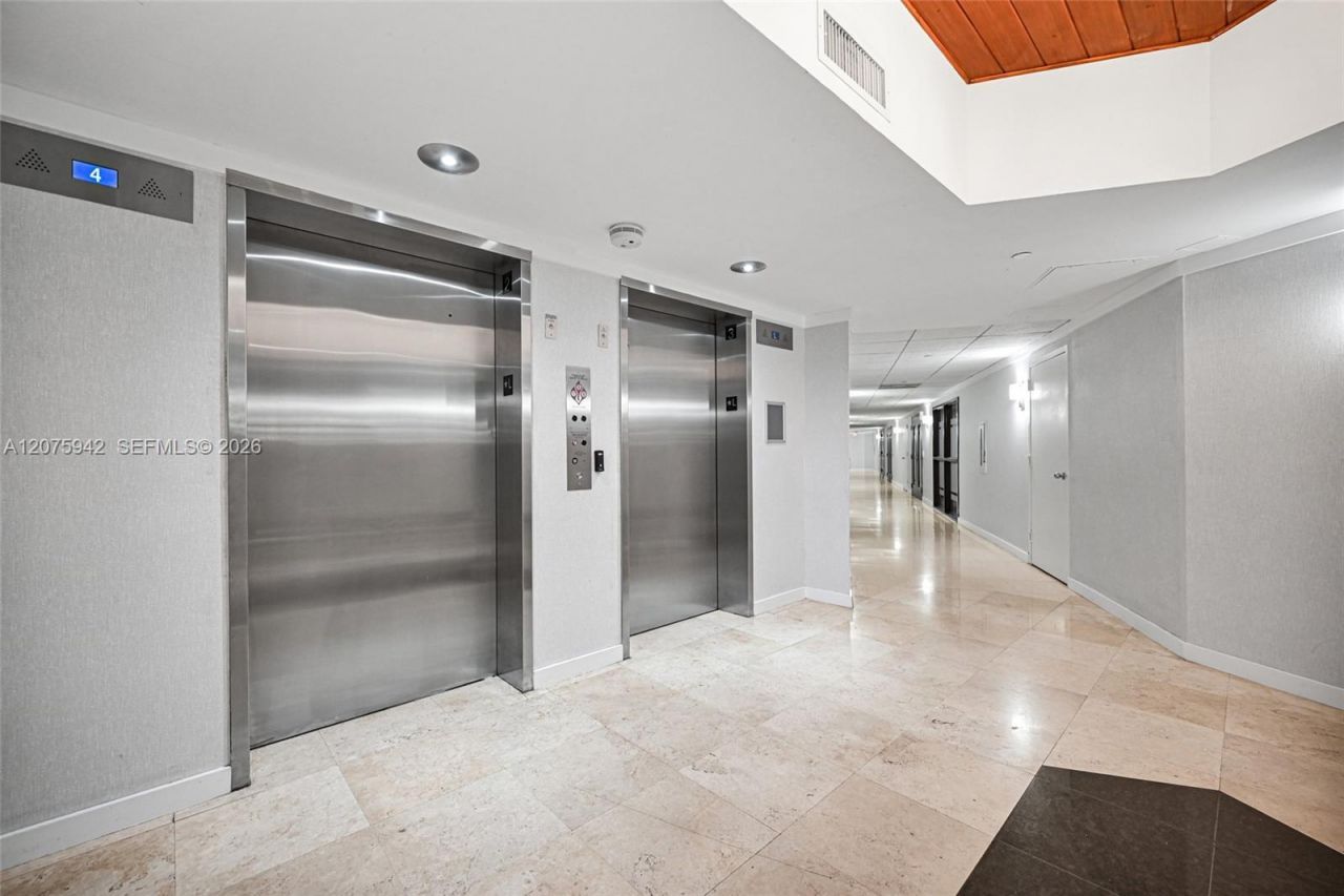 3300 NE 191st St, Unit LP03, Aventura, FL 33180 Photo