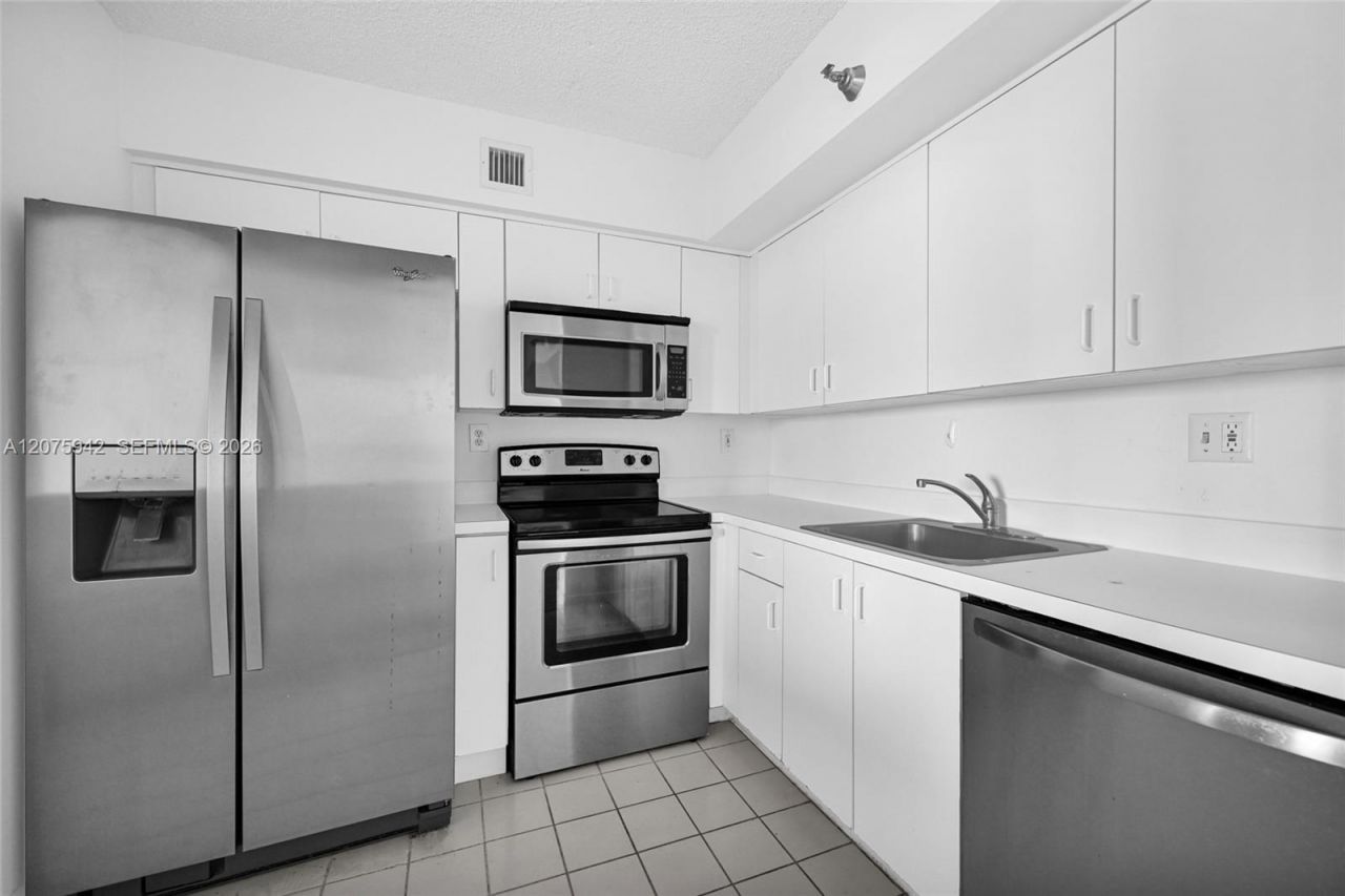 3300 NE 191st St, Unit LP03, Aventura, FL 33180 Photo