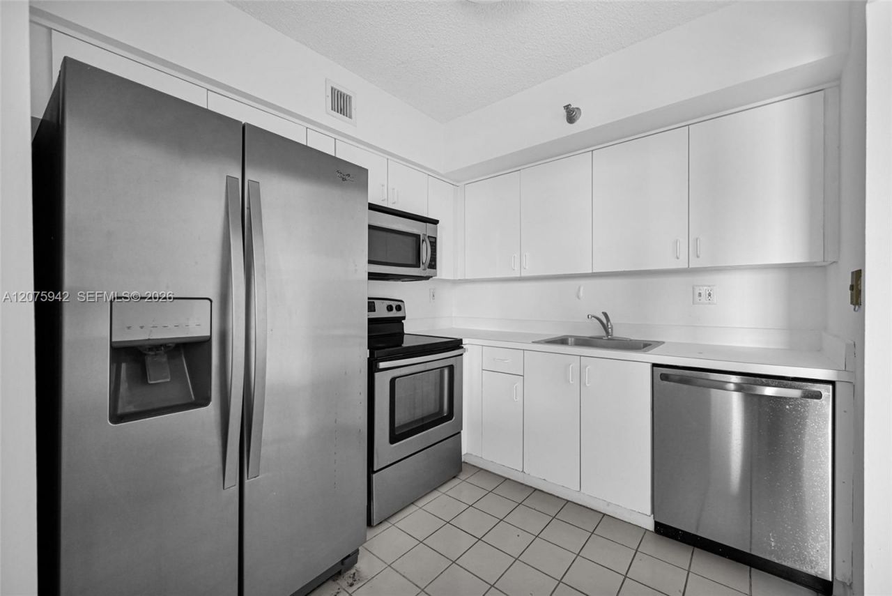 3300 NE 191st St, Unit LP03, Aventura, FL 33180 Photo