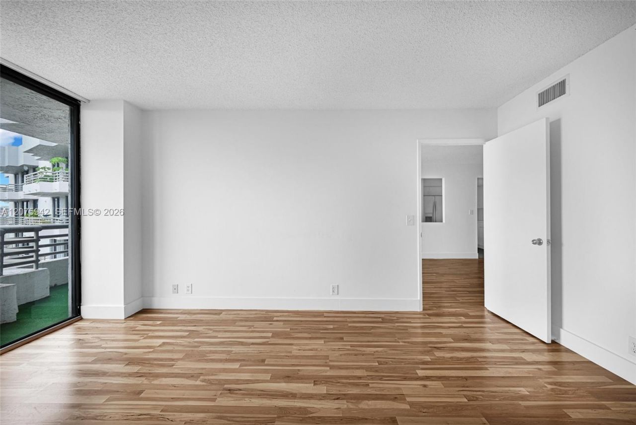 3300 NE 191st St, Unit LP03, Aventura, FL 33180 Photo