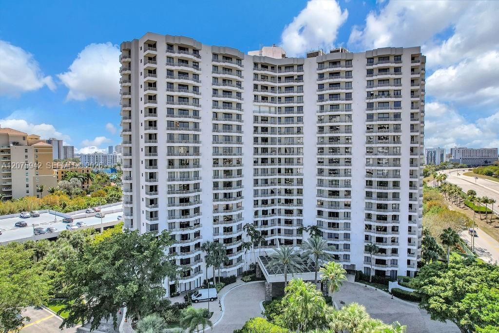 3300 NE 191st St , Unit LP03, Aventura, FL 33180 Photo