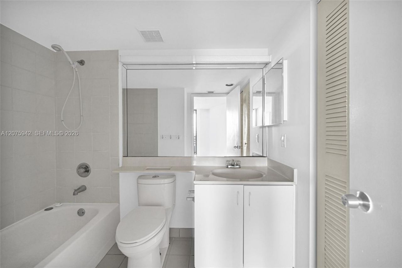 3300 NE 191st St, Unit LP03, Aventura, FL 33180 Photo