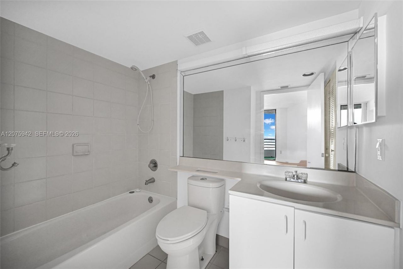 3300 NE 191st St, Unit LP03, Aventura, FL 33180 Photo
