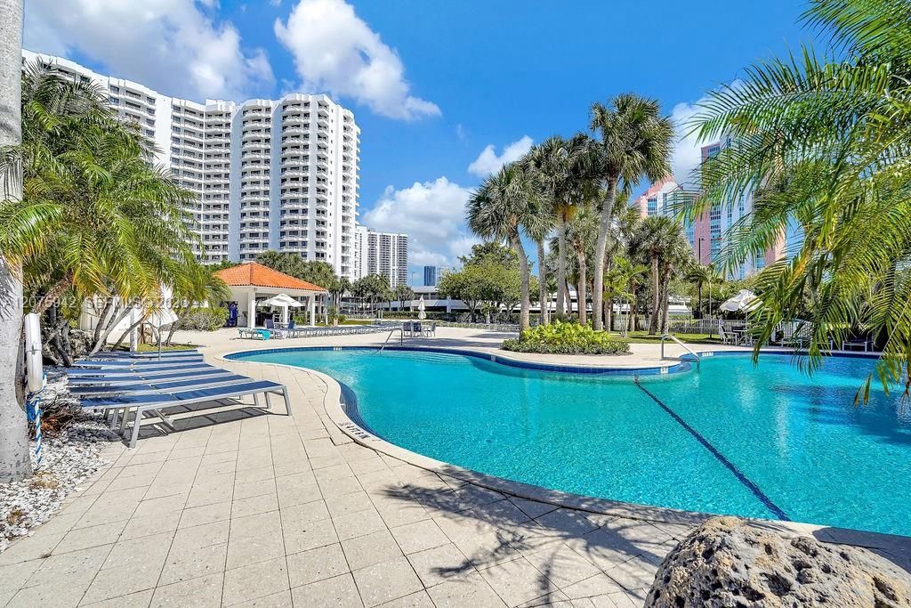 3300 NE 191st St , Unit LP03, Aventura, FL 33180 Photo