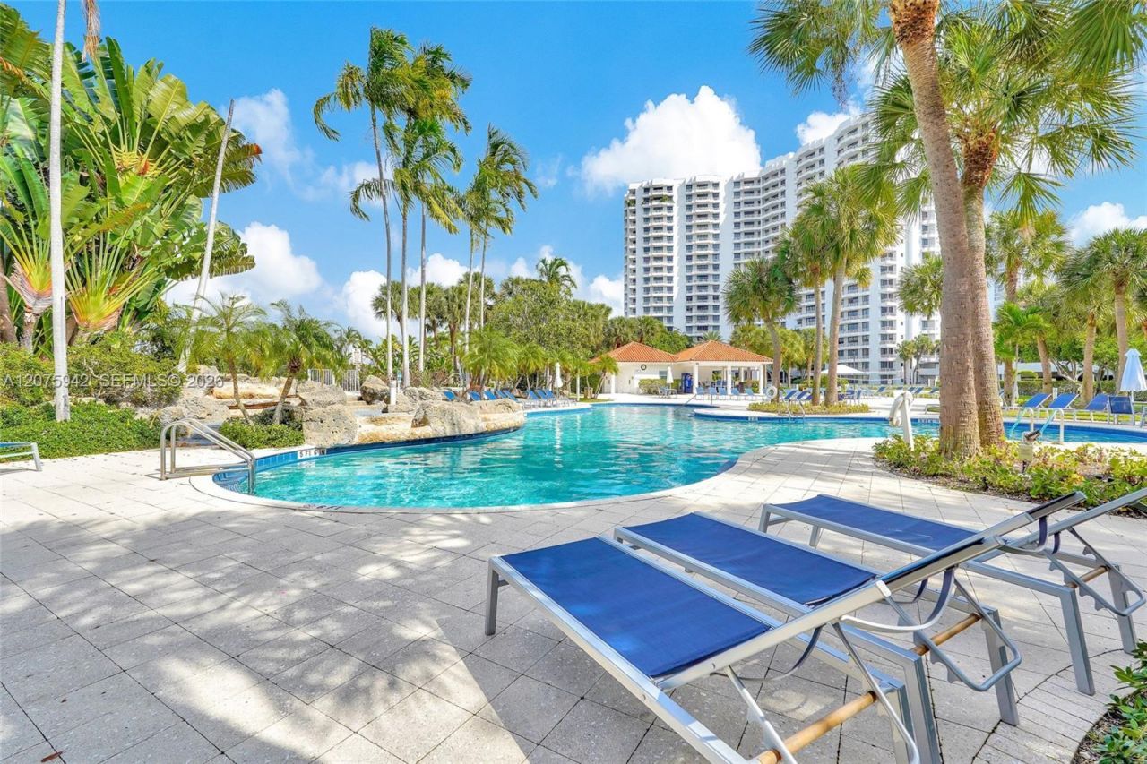 3300 NE 191st St, Unit LP03, Aventura, FL 33180 Photo