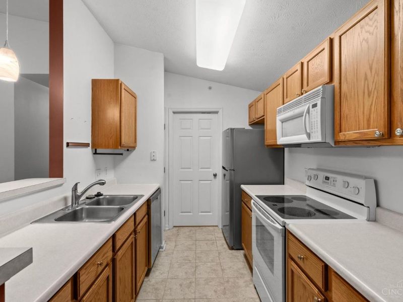 1720 Waterstone Boulevard, Unit 311, Miamisburg, OH 45342 Photo 12