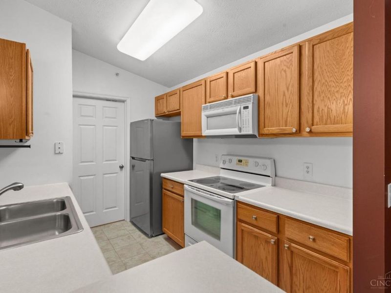 1720 Waterstone Boulevard, Unit 311, Miamisburg, OH 45342 Photo 14