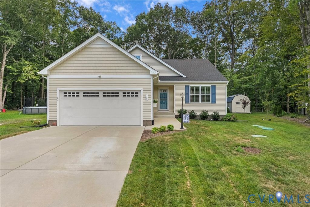 297 Highgate Drive, Middlesex, VA 23071 Main Photo