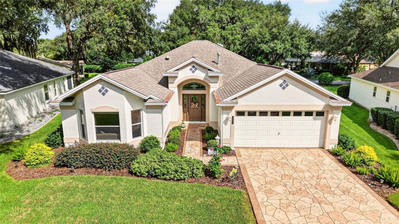 16822 SE 93rd Cuthbert Circle, The Villages, FL 32162 Main Photo
