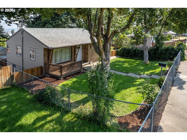 417 E 13TH ST, The Dalles, OR 97058