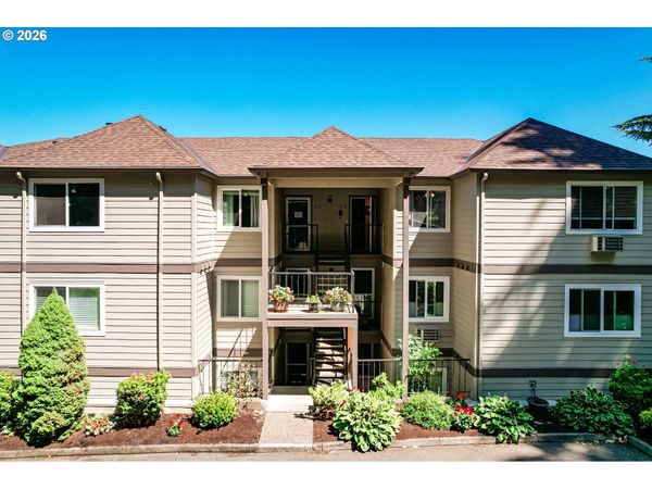 6331 WHITE TAIL DR, Unit 64, West Linn, OR 97068