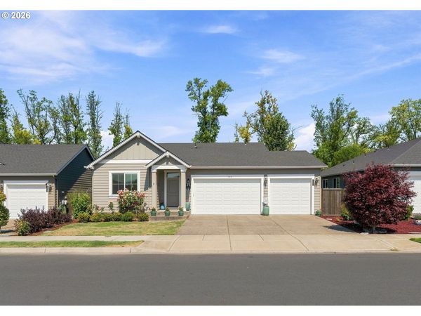 127 NE HILL WAY, Estacada, OR 97023