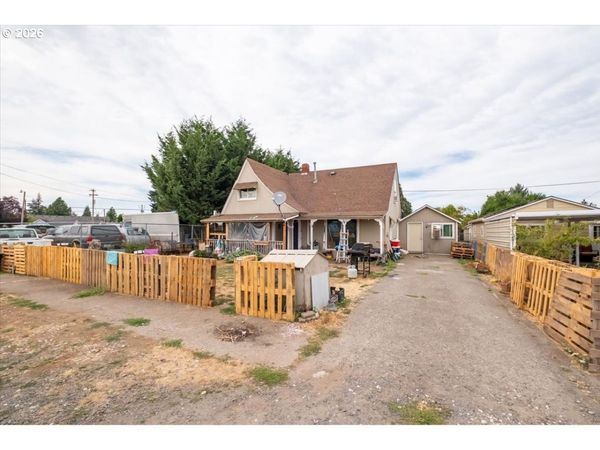 299 GILBERT ST, Lebanon, OR 97355