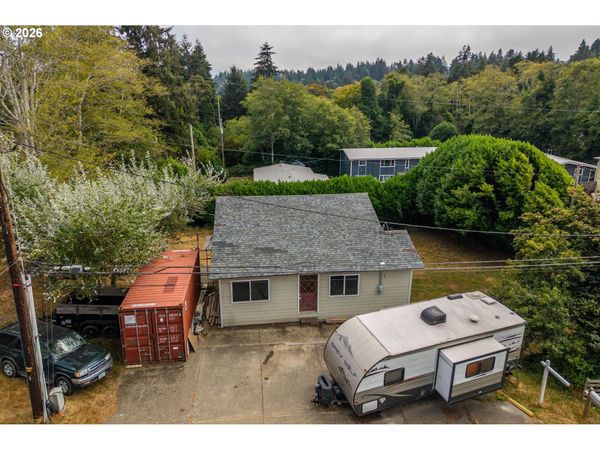 1005 Yew AVE, Coos Bay, OR 97420