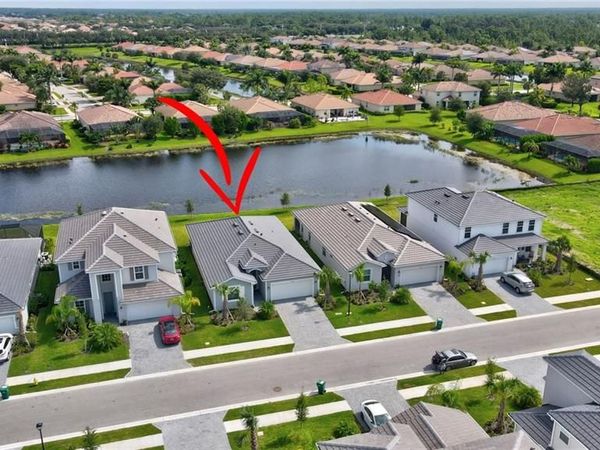 2301 Avocado LN, NAPLES, FL 34120