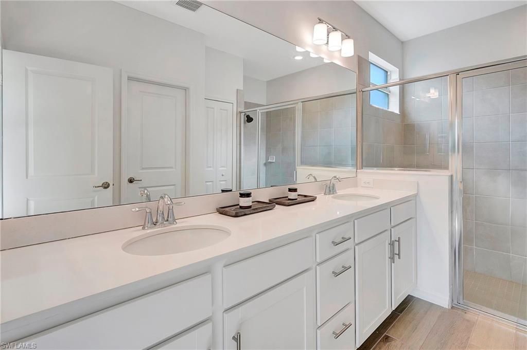2301 Avocado Ln, Naples, FL 34120 Photo