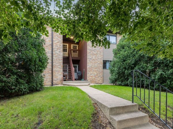 720 Sundown Road , Unit F, South Elgin, IL 60177