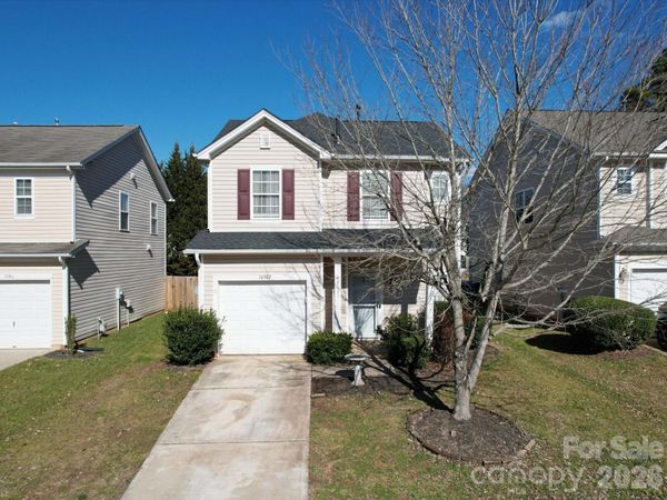 10302 Hugue Way , Charlotte, NC 28214