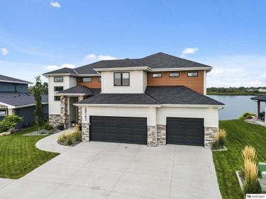 28563 Jessie Circle, Valley, NE 68064