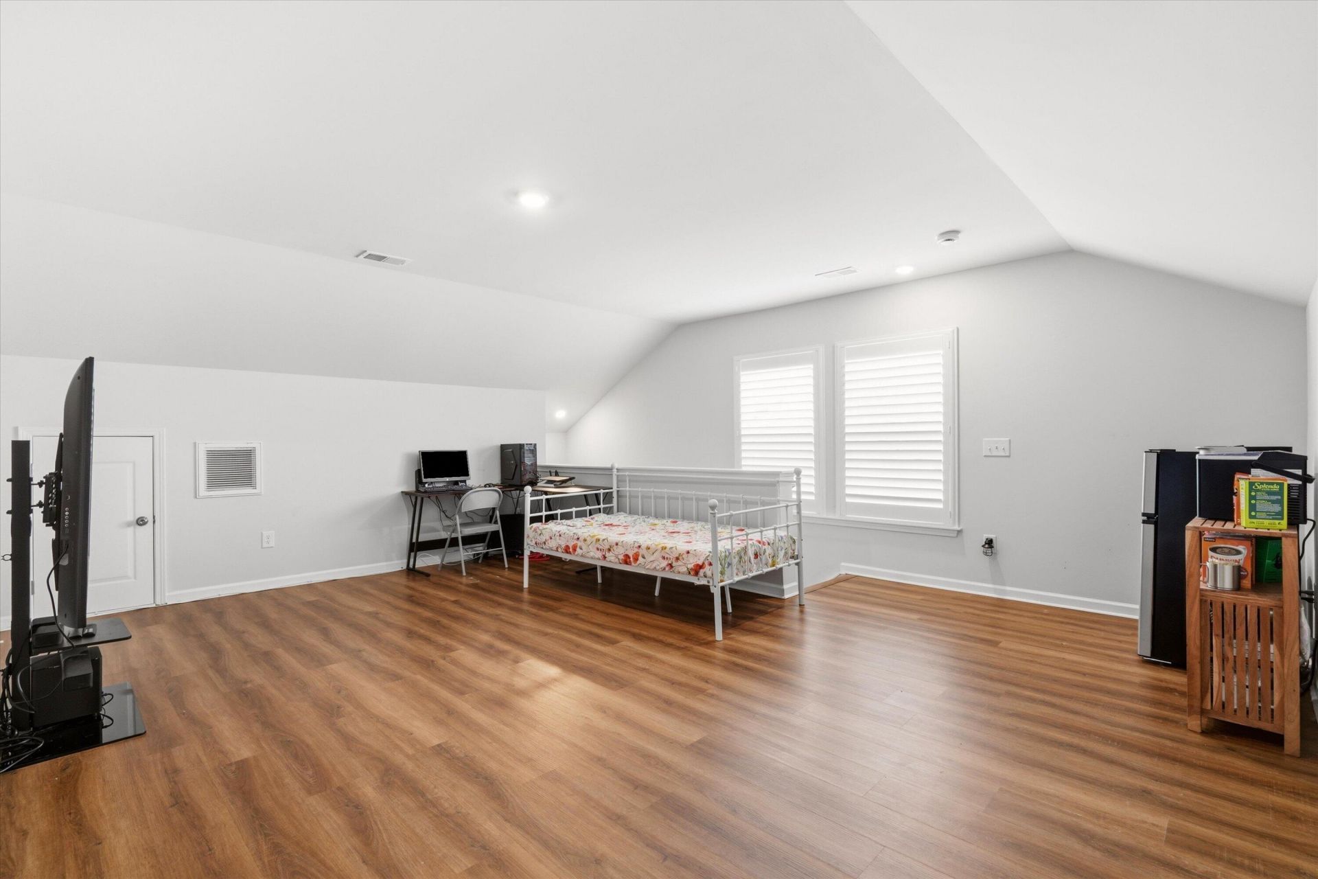 94 Red Bluff Street Photo 42