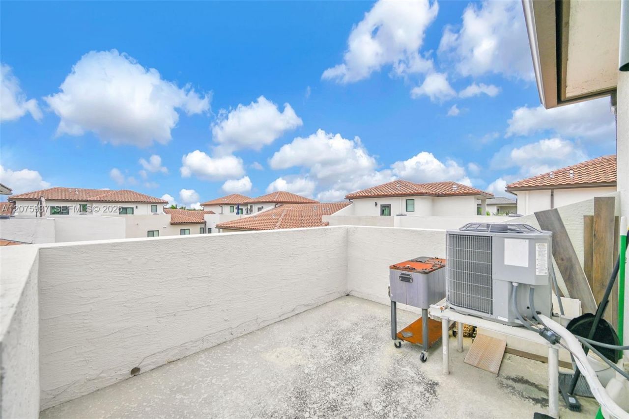 4256 NW 83rd Ave , Doral, FL 33166 Photo