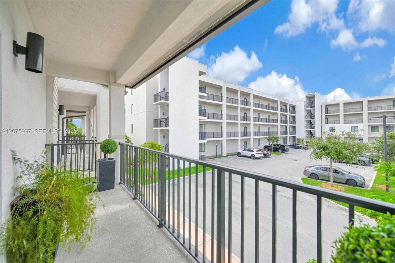 4256 NW 83rd Ave , Doral, FL 33166 Photo