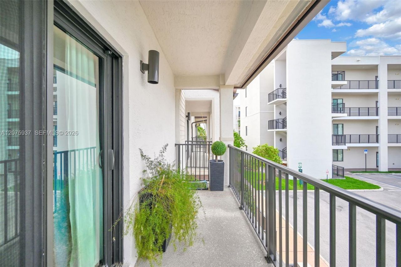 4256 NW 83rd Ave , Doral, FL 33166 Photo