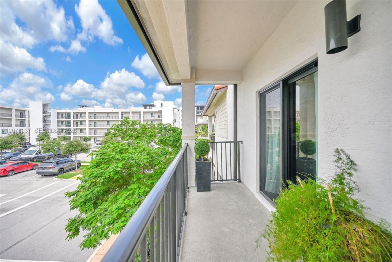 4256 NW 83rd Ave , Doral, FL 33166 Photo