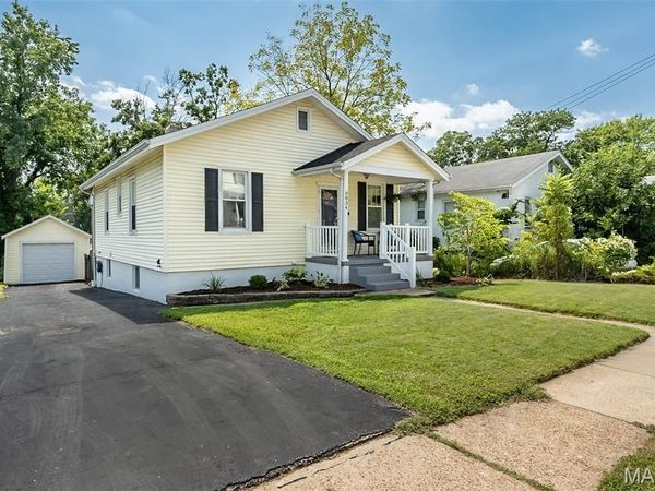 8834 Pine Avenue, Brentwood, MO 63144