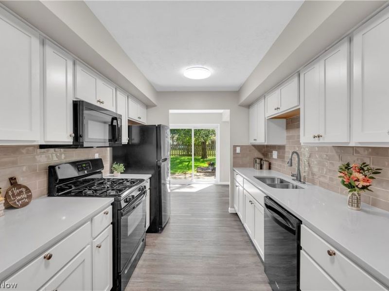 26613 N Park Boulevard, Olmsted Falls, OH 44138 Photo 16