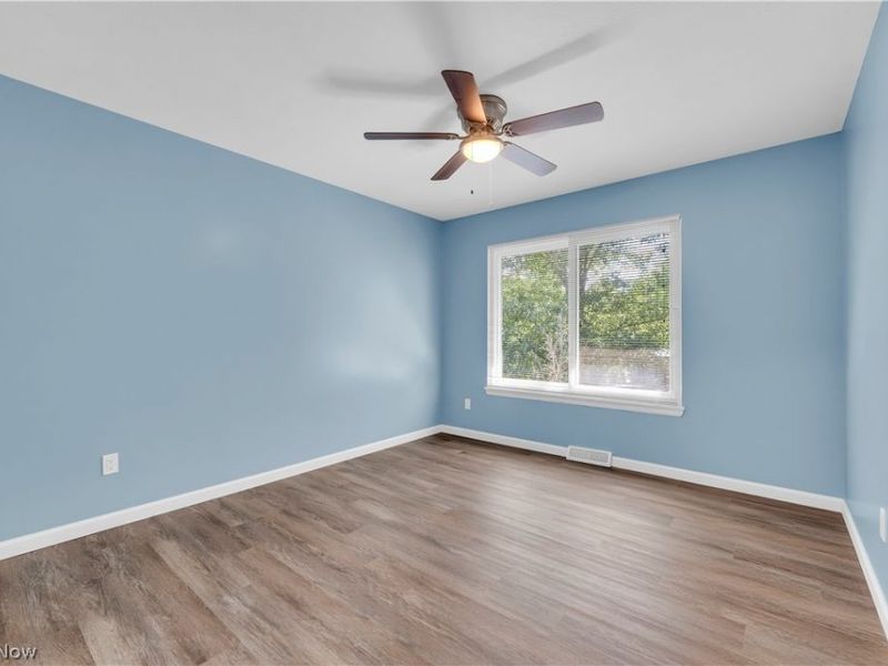 26613 N Park Boulevard, Olmsted Falls, OH 44138 Photo 19