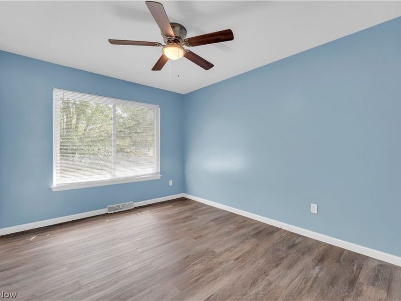 26613 N Park Boulevard, Olmsted Falls, OH 44138 Photo 21