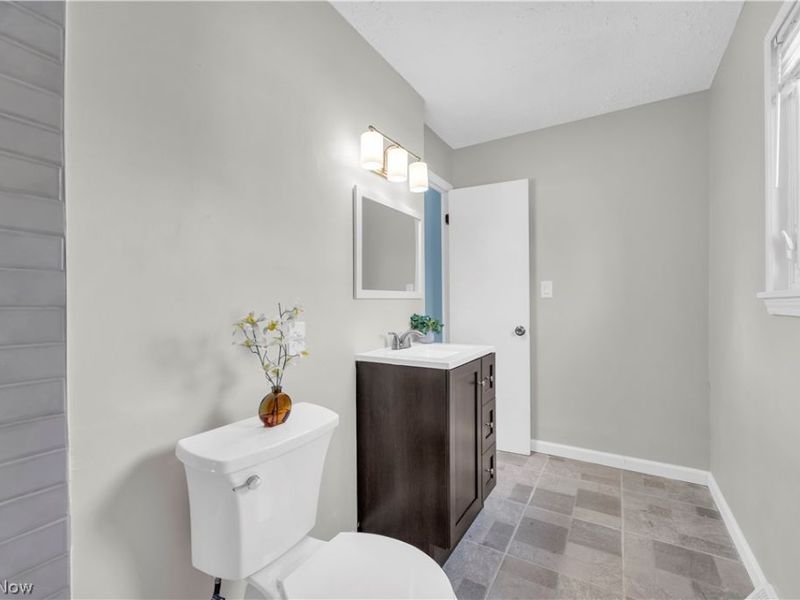 26613 N Park Boulevard, Olmsted Falls, OH 44138 Photo 28