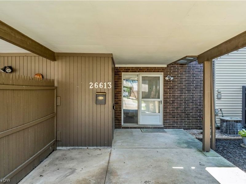26613 N Park Boulevard, Olmsted Falls, OH 44138 Photo 33