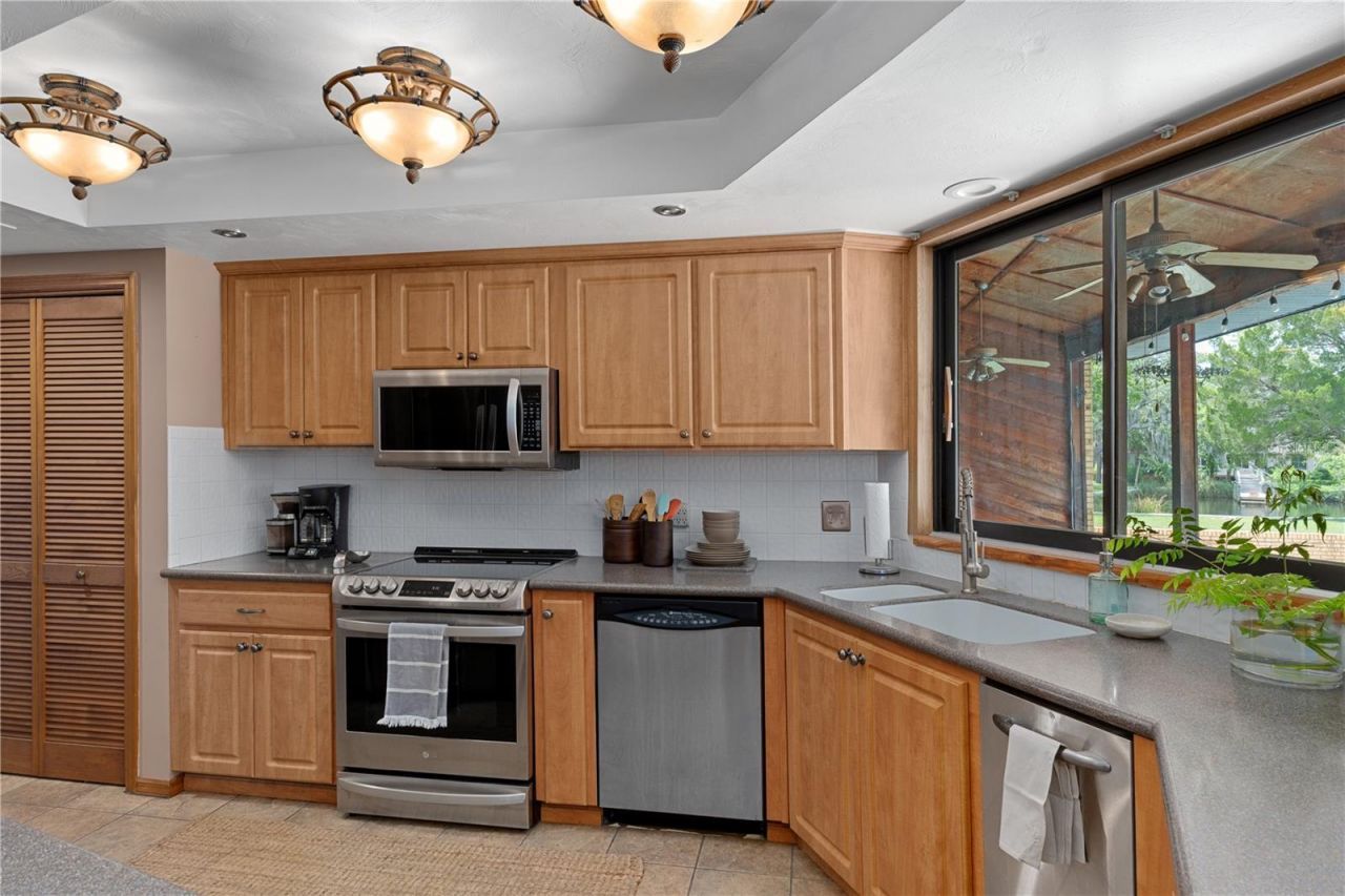 11649 W Clubview Drive , Homosassa, FL 34448 Photo
